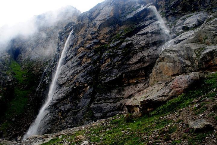 badrinath to vasudhara falls trek