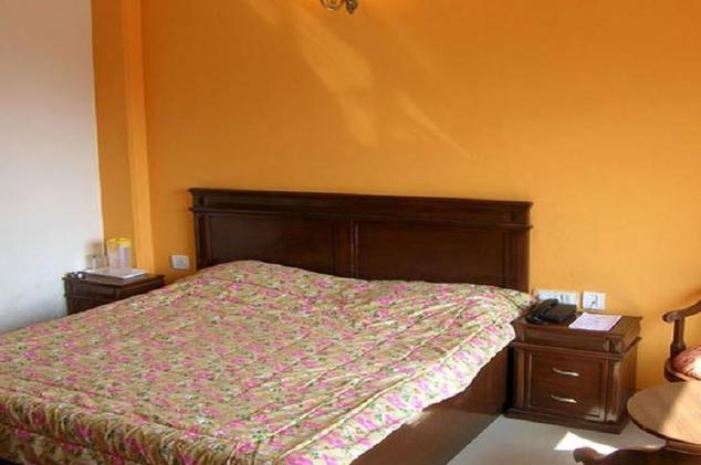 Hotel Basera 