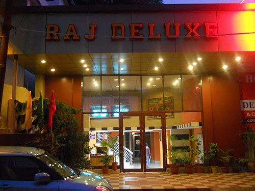 Hotel Raj Deluxe Dehradun